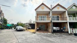 หมู่บ้านอีสแลนด์แอนด์เฮ้าส์ บ้านเลขที่ 334/5 หมู่บ้านอีสแลนด์แอนด์เฮ้าส์ บ้านเลขที่ 334/5