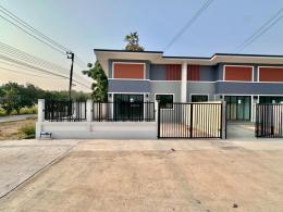 บ้านทาวน์เฮาส์สไตล์โมเดิร์น