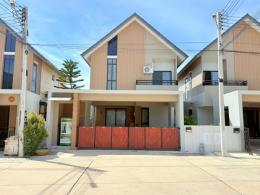 หมู่บ้านโกลเด้น พรีเว่  